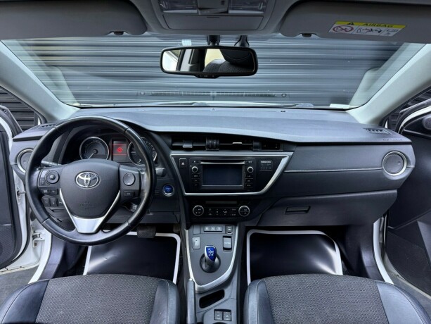 toyota-auris-elektrisitetbensin-2014-big-10