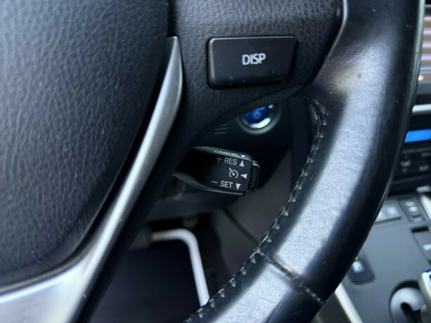 toyota-auris-elektrisitetbensin-2014-big-15