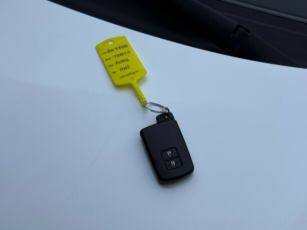 toyota-auris-elektrisitetbensin-2014-big-33