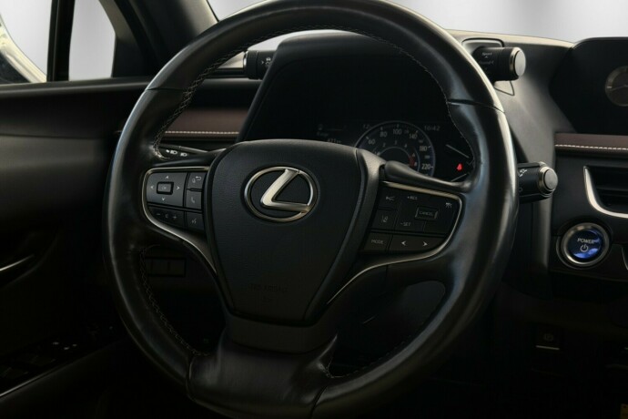 lexus-ux-elektrisitetbensin-2021-big-24