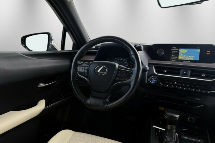 lexus-ux-elektrisitetbensin-2021-big-23