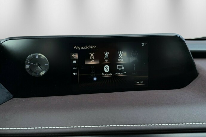 lexus-ux-elektrisitetbensin-2021-big-18