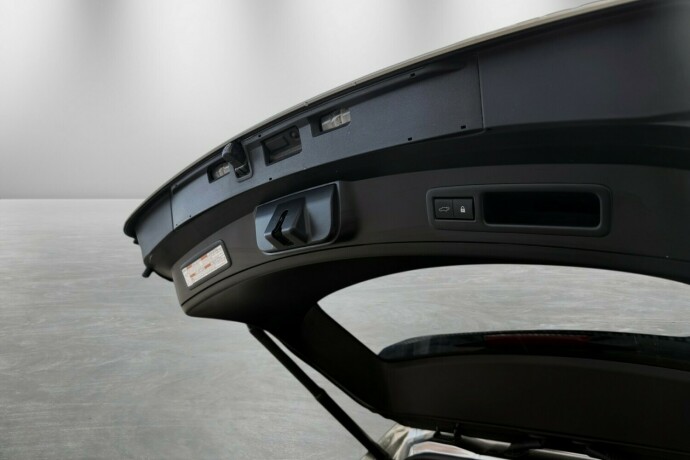 lexus-ux-elektrisitetbensin-2021-big-9