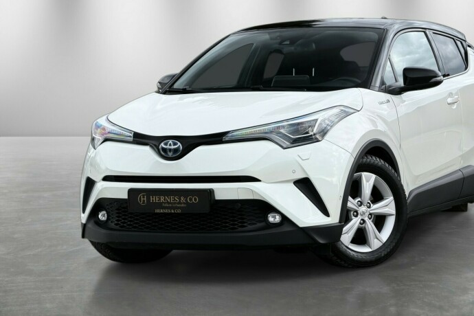 toyota-c-hr-elektrisitetbensin-2019-big-1