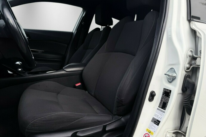 toyota-c-hr-elektrisitetbensin-2019-big-11