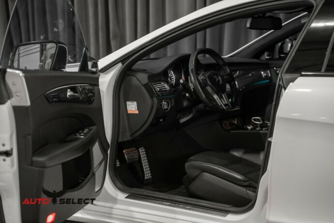 mercedes-benz-cls-bensin-2012-big-15