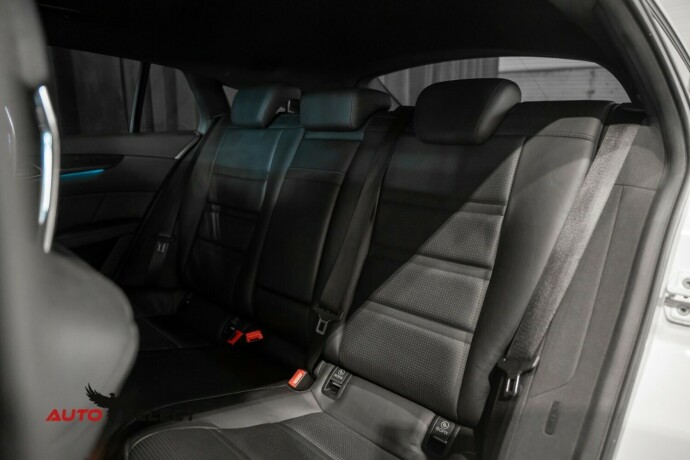 mercedes-benz-cls-bensin-2012-big-14