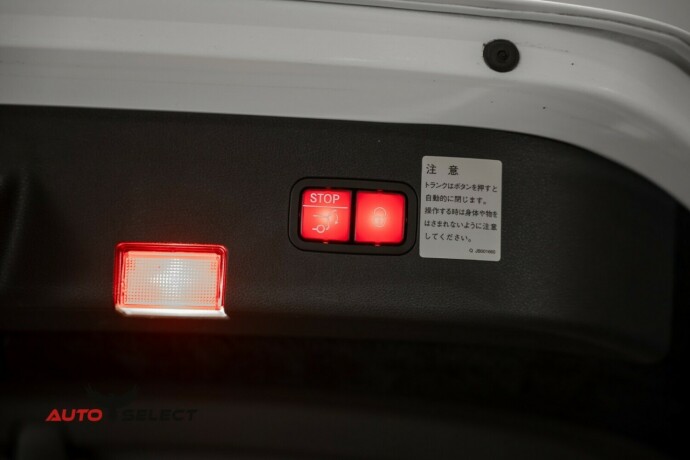 mercedes-benz-cls-bensin-2012-big-55