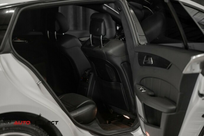 mercedes-benz-cls-bensin-2012-big-23