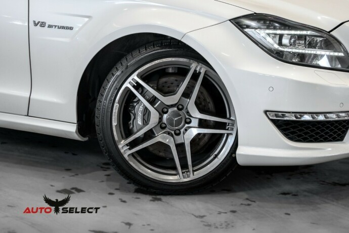 mercedes-benz-cls-bensin-2012-big-2