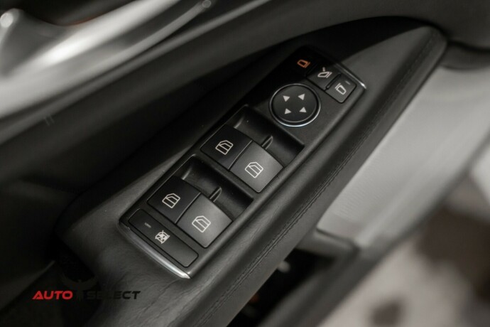 mercedes-benz-cls-bensin-2012-big-17