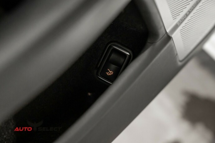 mercedes-benz-cls-bensin-2012-big-16