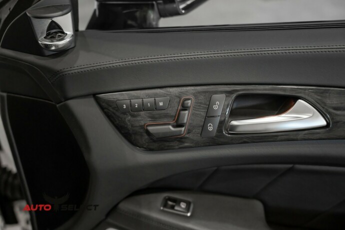 mercedes-benz-cls-bensin-2012-big-26