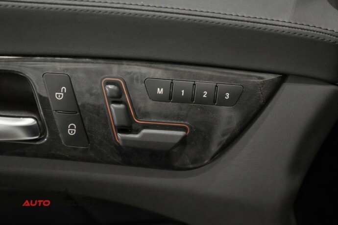 mercedes-benz-cls-bensin-2012-big-18