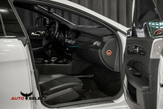 mercedes-benz-cls-bensin-2012-big-25