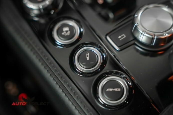 mercedes-benz-cls-bensin-2012-big-43