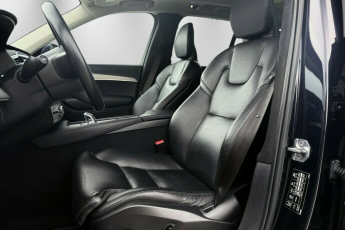 volvo-xc-90-elektrisitetbensin-2019-big-20