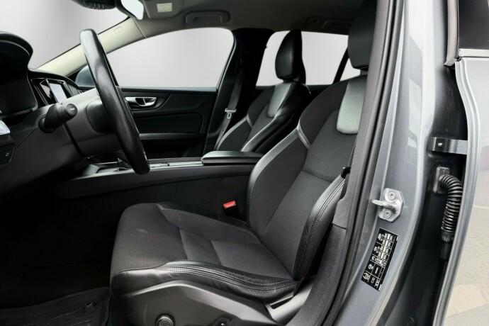 volvo-v60-diesel-2020-big-14