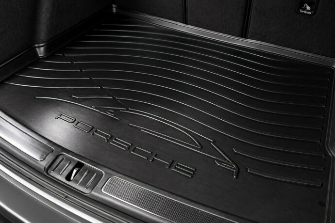 porsche-macan-turbo-bensin-2015-big-28