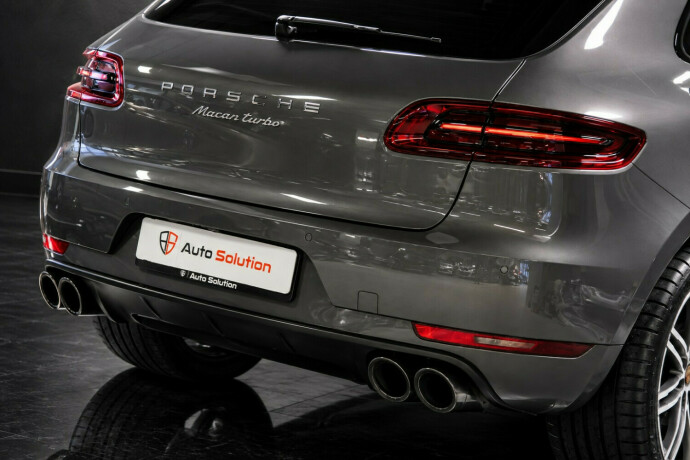 porsche-macan-turbo-bensin-2015-big-27