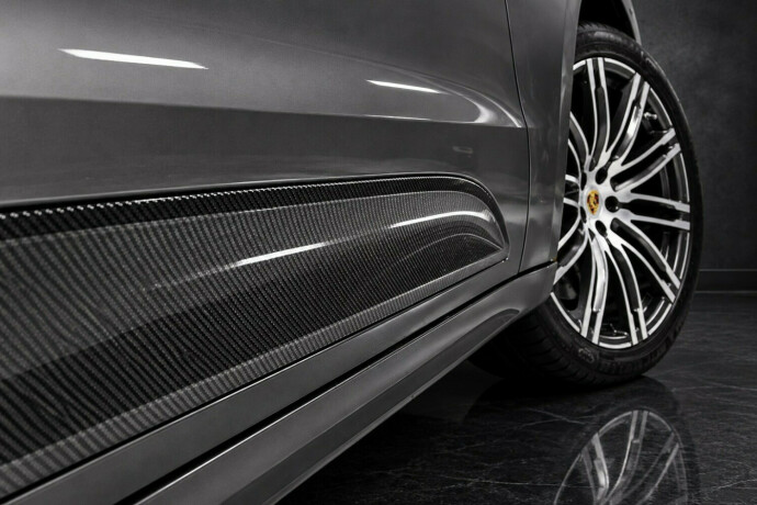 porsche-macan-turbo-bensin-2015-big-31