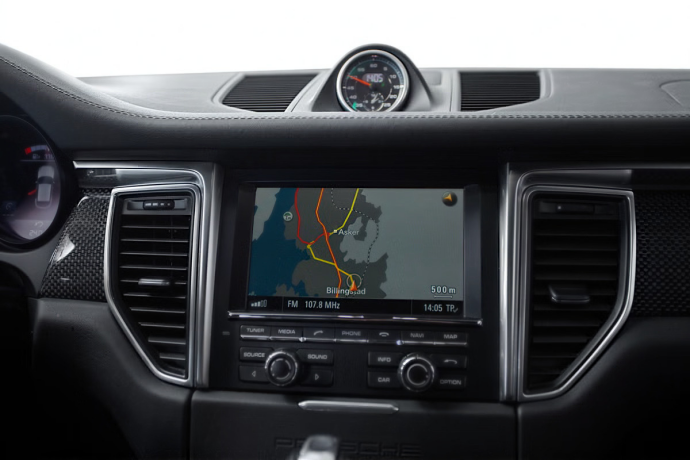 porsche-macan-bensin-2015-big-7