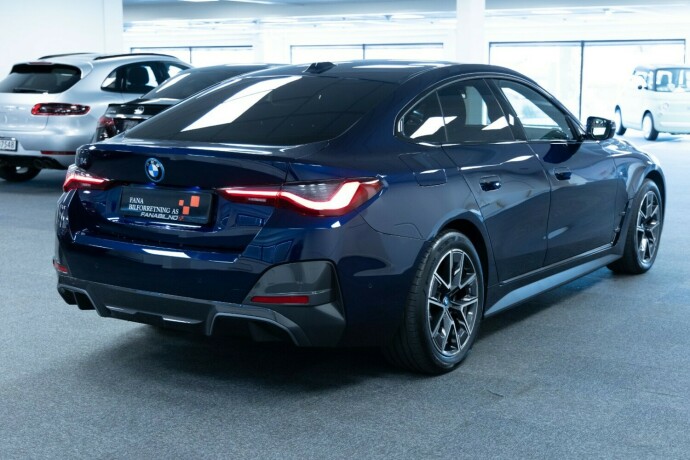 bmw-i4-elektrisitet-2022-big-2