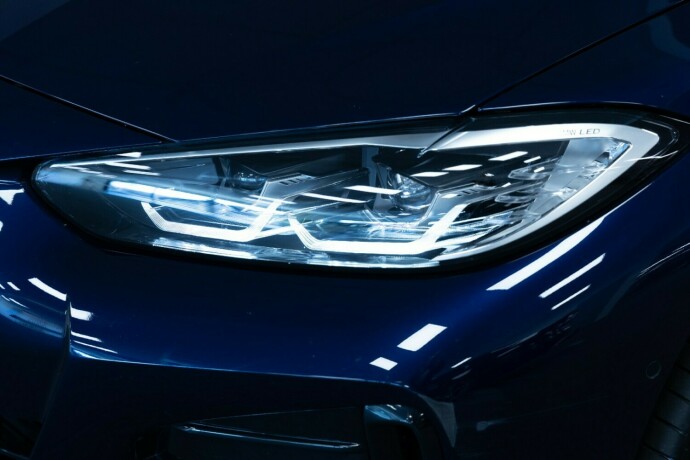 bmw-i4-elektrisitet-2022-big-4