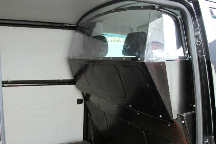 volkswagen-transporter-diesel-2021-big-7