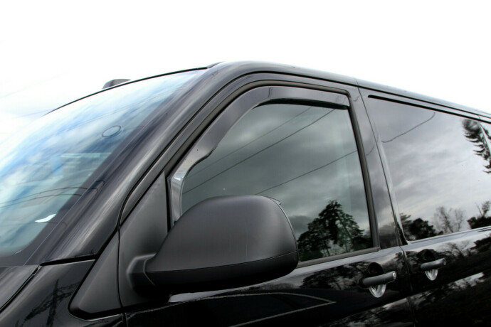 volkswagen-transporter-diesel-2021-big-25