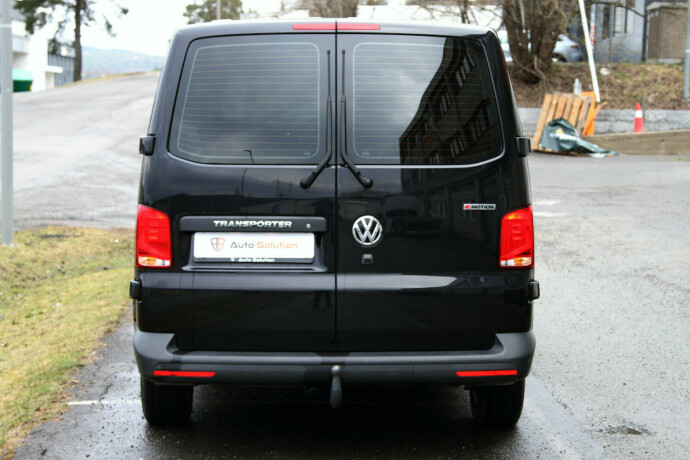 volkswagen-transporter-diesel-2021-big-3