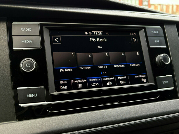 volkswagen-transporter-diesel-2021-big-14