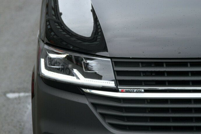 volkswagen-transporter-diesel-2021-big-26
