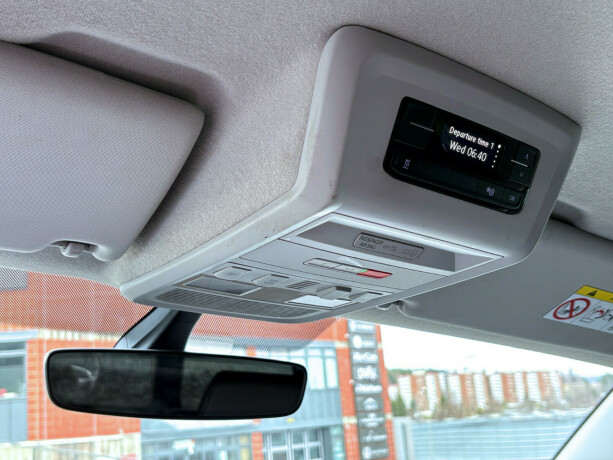 volkswagen-transporter-diesel-2021-big-24