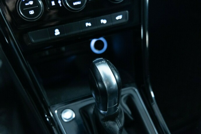 volkswagen-touran-bensin-2017-big-19