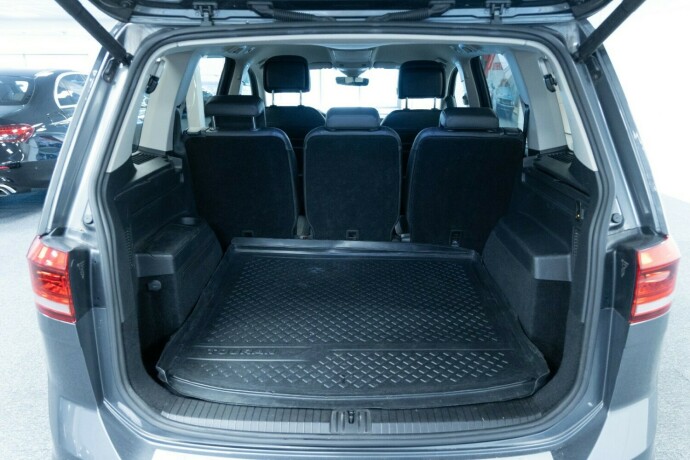 volkswagen-touran-bensin-2017-big-8