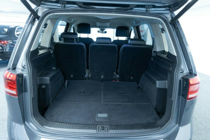 volkswagen-touran-bensin-2017-big-7