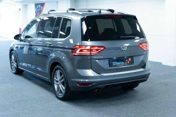 volkswagen-touran-bensin-2017-big-1