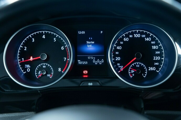 volkswagen-touran-bensin-2017-big-13