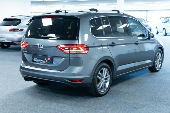 volkswagen-touran-bensin-2017-big-2