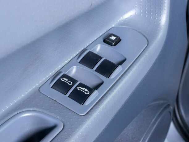 mitsubishi-colt-bensin-2007-big-27