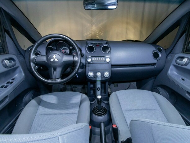 mitsubishi-colt-bensin-2007-big-40