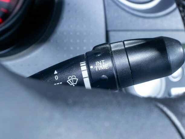 mitsubishi-colt-bensin-2007-big-32