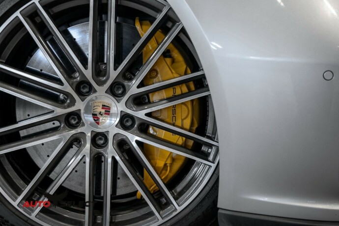 porsche-panamera-elektrisitetbensin-2018-big-3