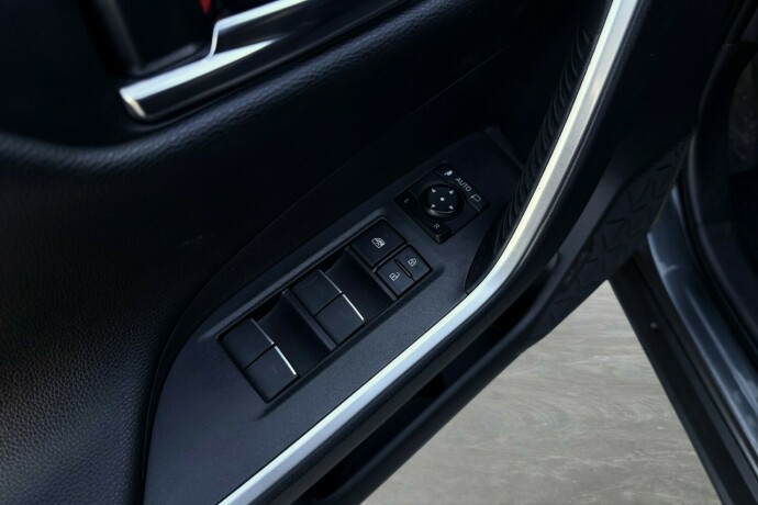 toyota-rav4-plug-in-hybrid-elektrisitetbensin-2023-big-15