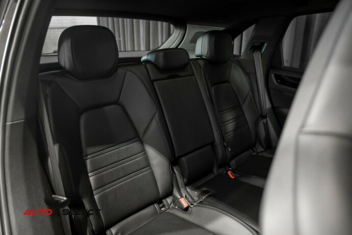 porsche-cayenne-elektrisitetbensin-2018-big-19