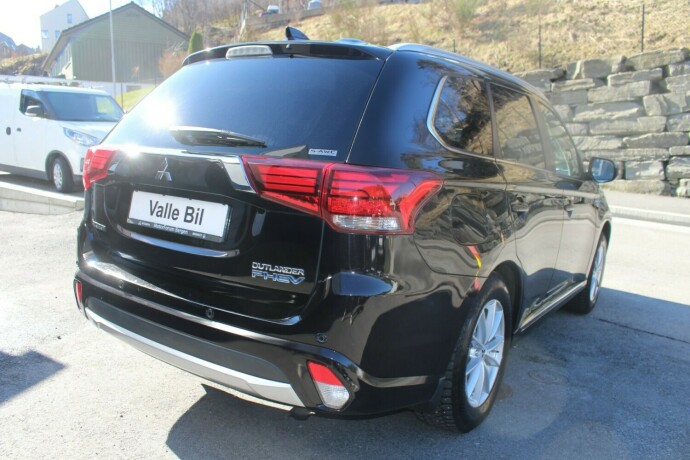 mitsubishi-outlander-elektrisitetbensin-2017-big-4