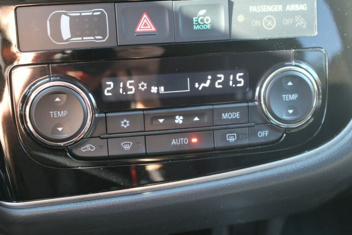 mitsubishi-outlander-elektrisitetbensin-2017-big-21