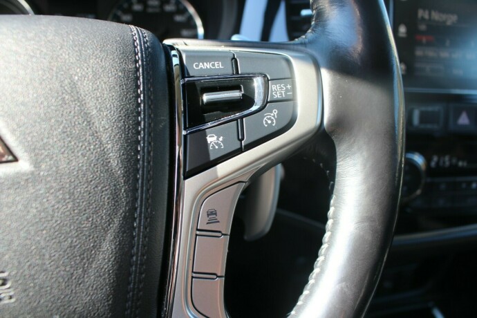 mitsubishi-outlander-elektrisitetbensin-2017-big-13