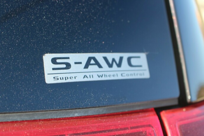 mitsubishi-outlander-elektrisitetbensin-2017-big-5